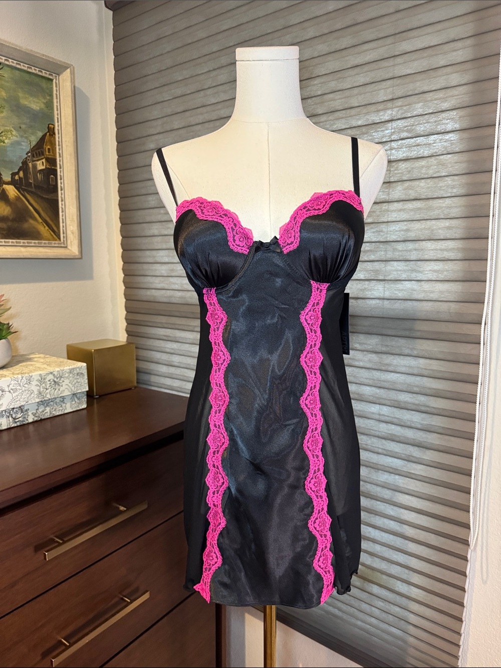NWT Apt. 9 Black Chemise with Hot Pink Lace Trim. Size Me